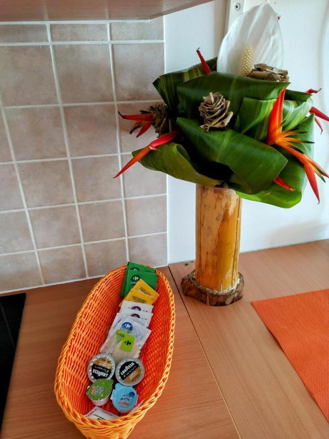 Farerei Appartement Spacieux, Equipe Et Confortable Faaa Bagian luar foto